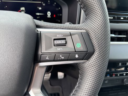 New 2025 Mitsubishi Outlander SEL image 13