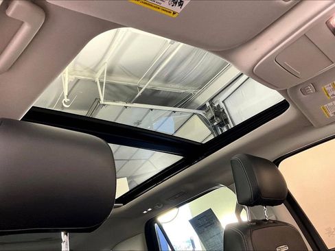 Used 2025 Ford Expedition Platinum image 23