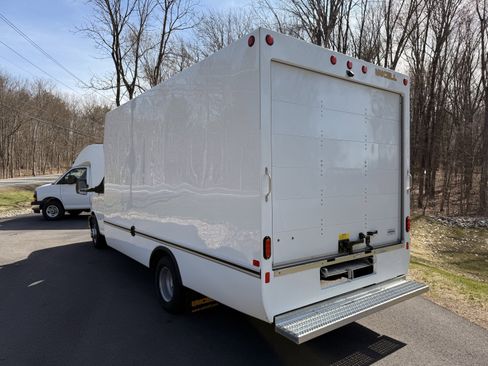 New 2025 GMC Savana 3500 Extended w/ Power Convenience Package image 3