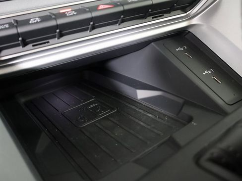 Used 2025 Audi Q3 2.0T Premium w/ Convenience Package image 5