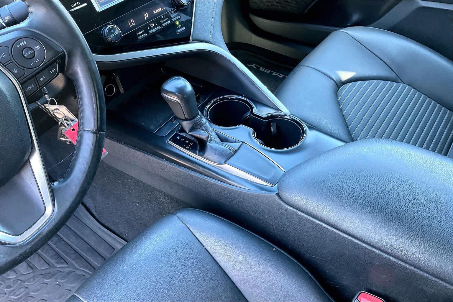 Used 2018 Toyota Camry SE FWD image 15