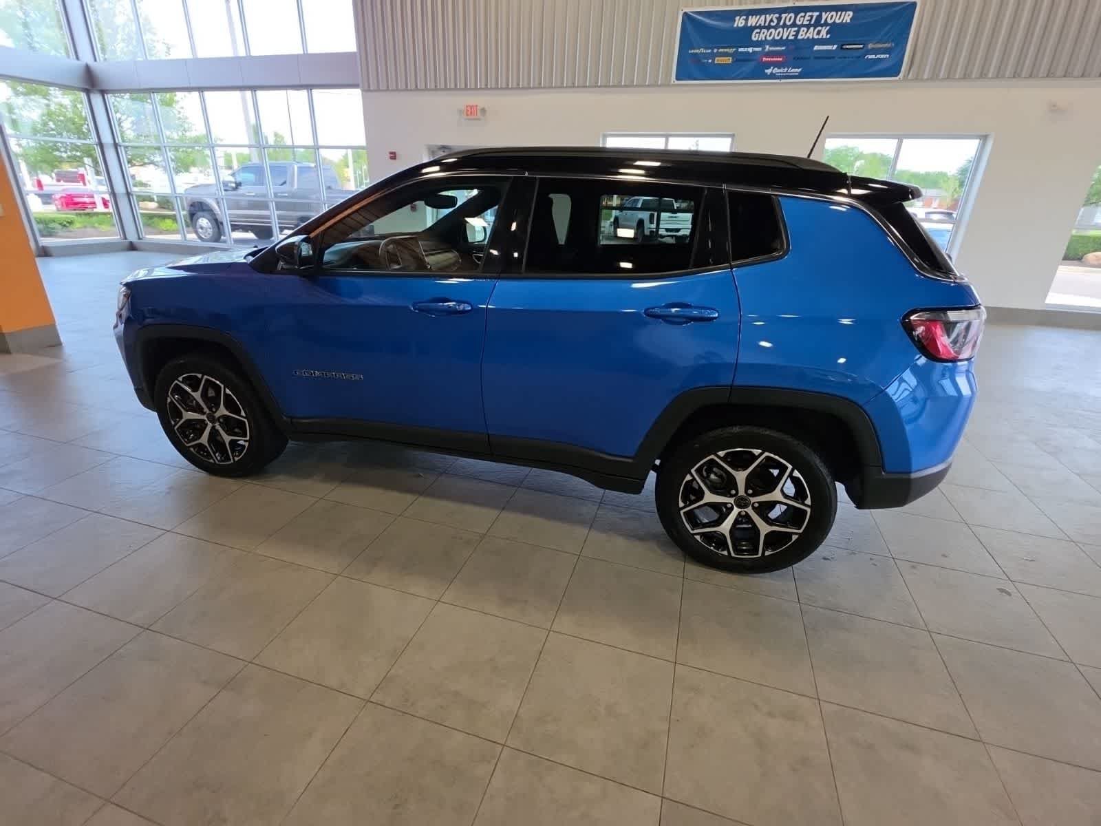 Used 2025 Jeep Compass Limited AWD/4WD image 19