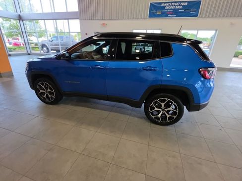Used 2025 Jeep Compass Limited AWD/4WD image 19