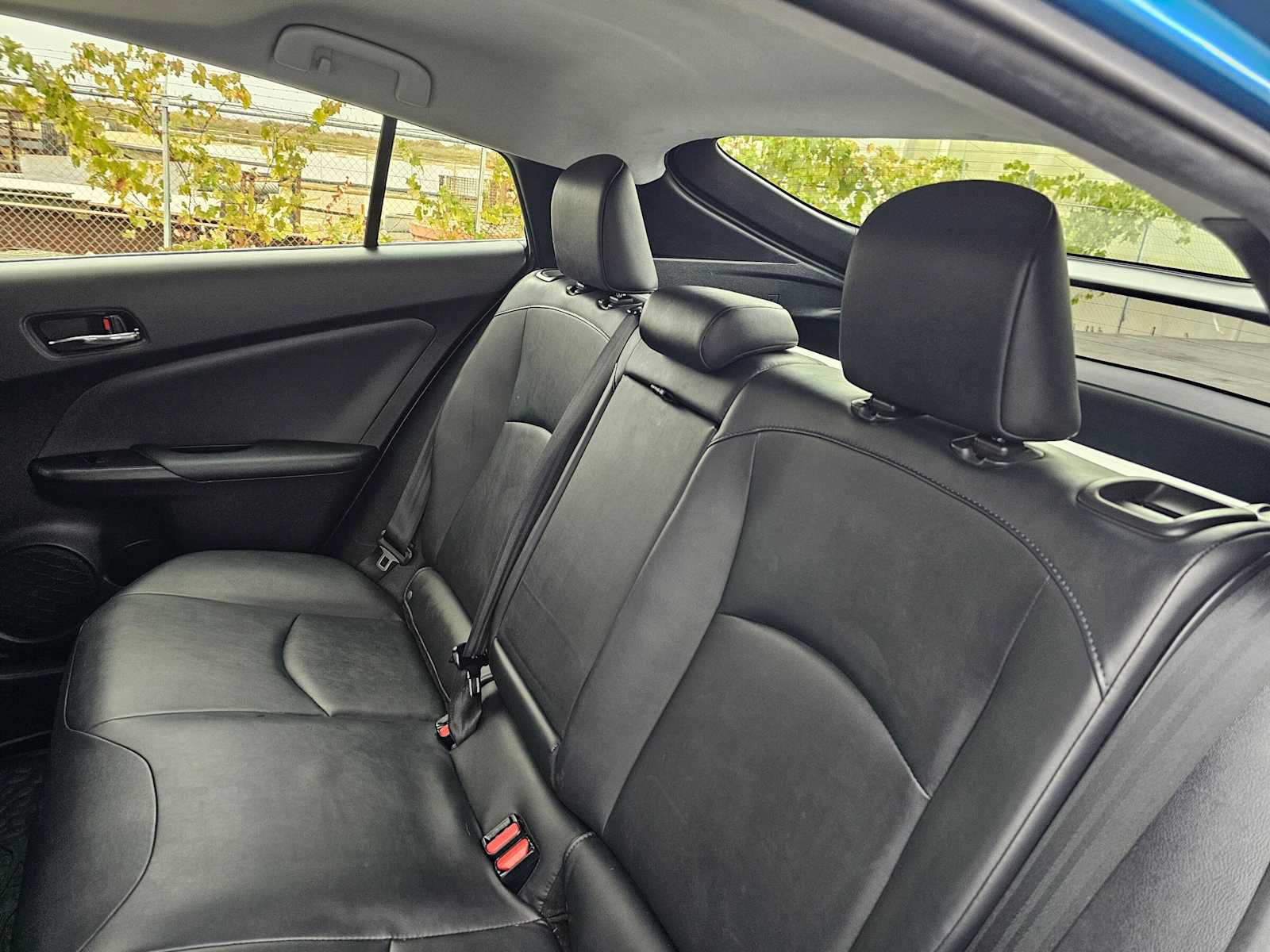 Used 2019 Toyota Prius XLE w/ Premium Convenience Package FWD image 17