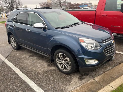 Used 2017 Chevrolet Equinox Premier w/ Enhanced Convenience Package image 2