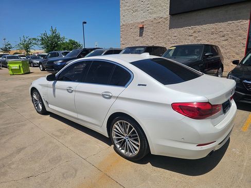 Used 2018 BMW 530e w/ Premium Package 2 RWD image 3