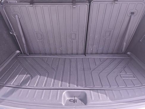 Used 2023 Nissan Pathfinder SL w/ Black Appearance Package image 15