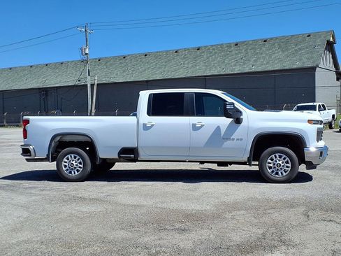 Used 2024 Chevrolet Silverado 2500 LT RWD image 8