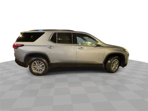 Used 2023 Chevrolet Traverse LT image 9