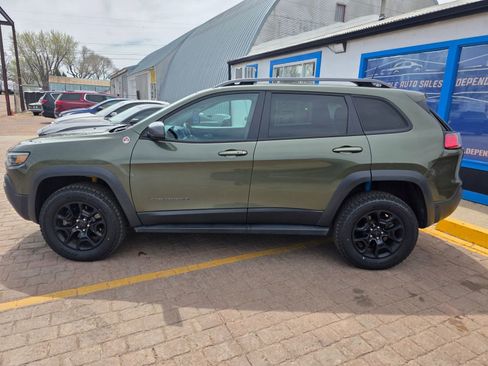 Used 2020 Jeep Cherokee Trailhawk image 10
