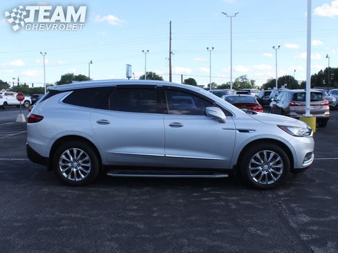 Used 2018 Buick Enclave Premium w/ Experience Buick Package AWD/4WD image 3