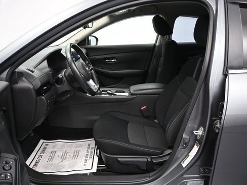 Used 2021 Nissan Sentra SV FWD image 6