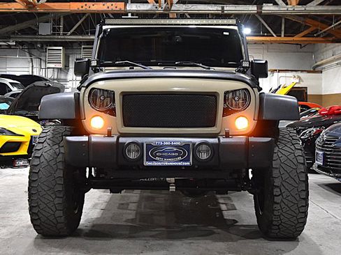 Used 2018 Jeep Wrangler Unlimited Sport S image 3