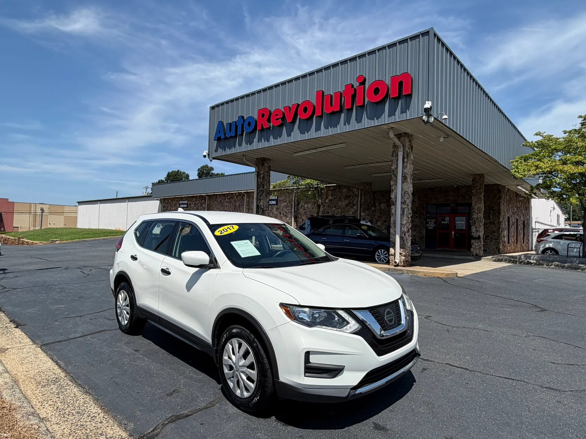 Used 2017 Nissan Rogue S AWD/4WD image 1