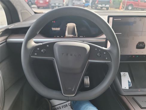 Used 2024 Tesla Model X image 22