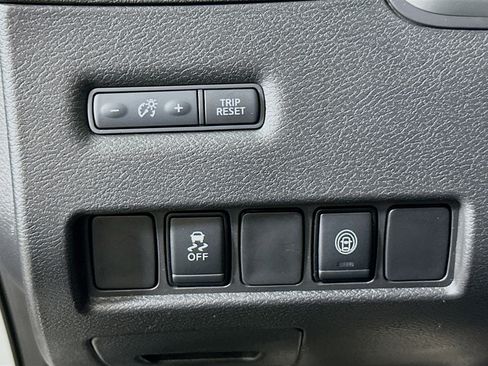 Used 2023 Nissan Murano S AWD/4WD image 16