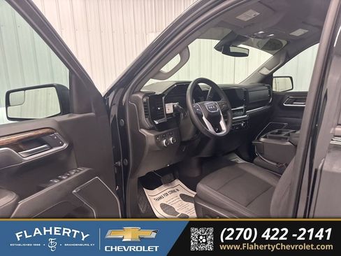 Used 2025 GMC Sierra 1500 Elevation image 9