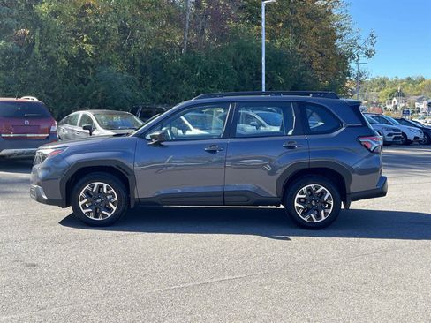 Used 2025 Subaru Forester AWD/4WD image 2