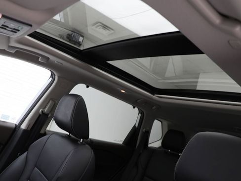 Used 2023 Nissan Rogue SL w/ SL Premium Package image 17