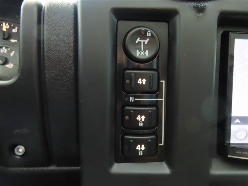 Used 2005 HUMMER H2 w/ Preferred Equipment Group AWD/4WD image 23