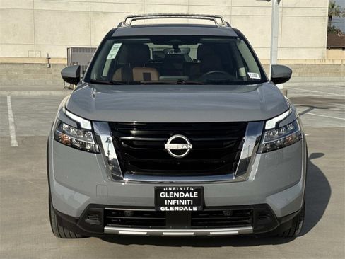Used 2024 Nissan Pathfinder Platinum w/ Cargo Package image 3