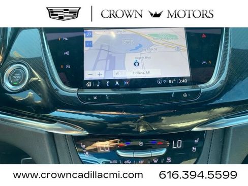 Certified 2023 Cadillac XT6 Sport w/ Technology Package AWD/4WD image 17