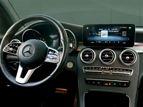 Used 2020 Mercedes-Benz GLC 300 4MATIC w/ Driver Assistance Package image 38