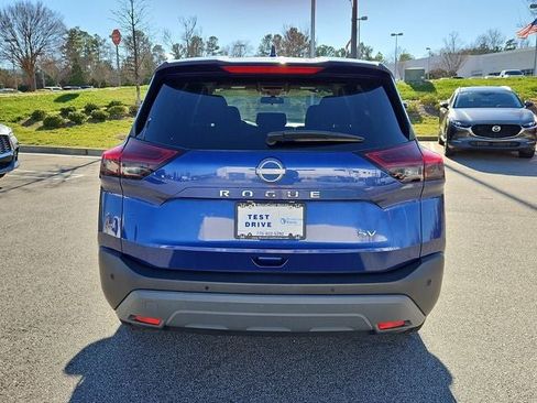 Used 2023 Nissan Rogue SV image 9