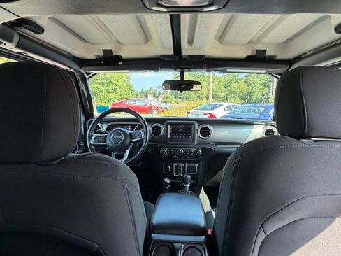 Used 2018 Jeep Wrangler Unlimited Sahara w/ LED Lighting Group AWD/4WD image 30