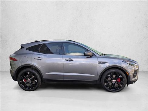 Certified 2022 Jaguar E-PACE SE image 4