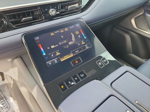 Used 2026 INFINITI QX80 4WD w/ Sport Exterior Package image 19