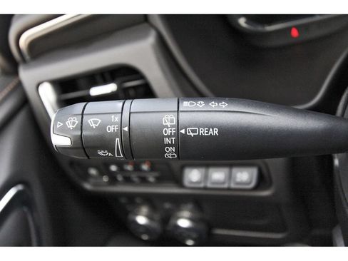 Used 2024 GMC Yukon AT4 w/ AT4 Premium Package AWD/4WD image 19