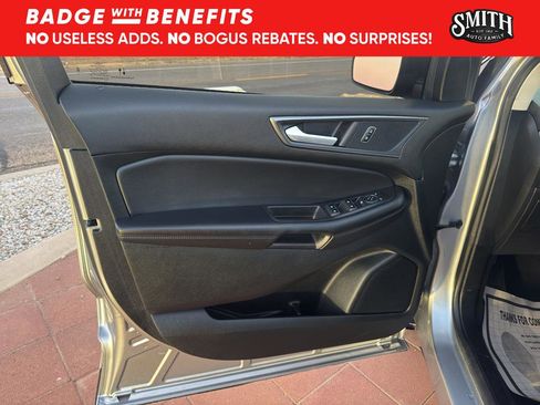 Used 2023 Ford Edge SE w/ Black Appearance Package image 11