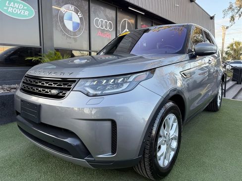 Used 2020 Land Rover Discovery SE image 1
