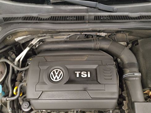 Used 2014 Volkswagen Jetta GLI Autobahn FWD image 30