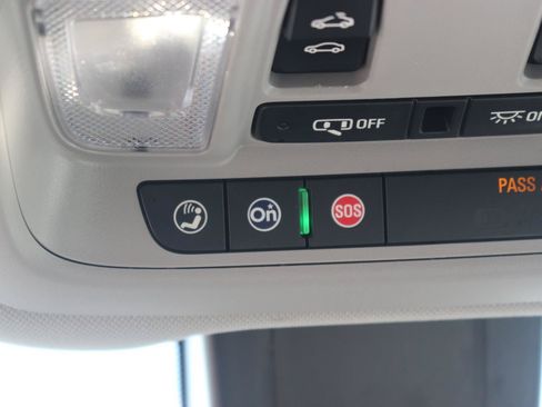 Used 2022 GMC Terrain SLT w/ Infotainment Package II FWD image 34