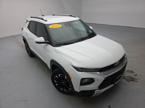 Certified 2023 Chevrolet TrailBlazer LT image 2