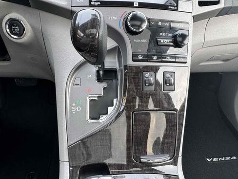 Used 2015 Toyota Venza XLE w/ XLE Premium Package image 27