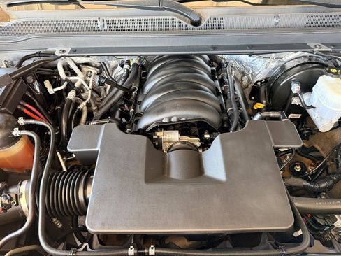 Used 2018 GMC Yukon SLE w/ HD Trailering Package image 23