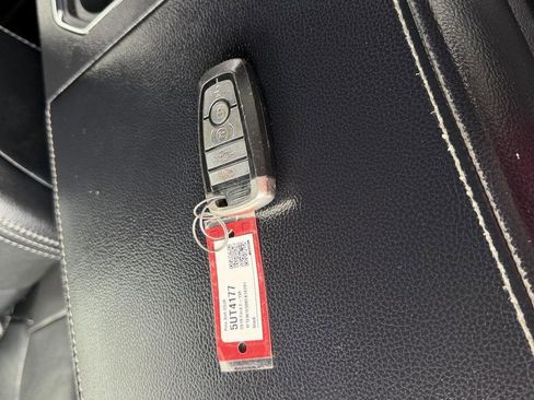 Used 2019 Ford F150 Lariat image 15