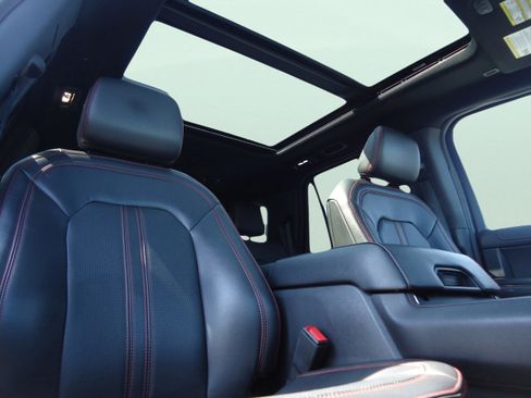 Used 2022 Ford Expedition Max Limited image 28