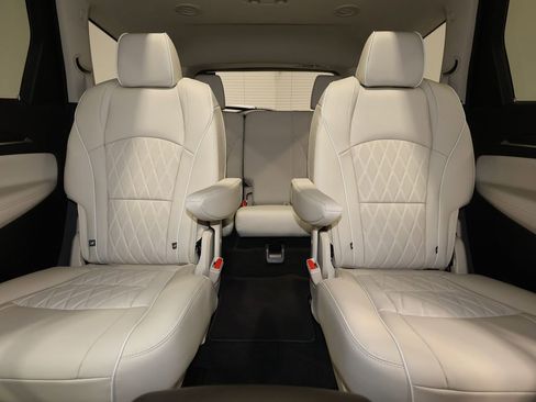 Certified 2024 Buick Enclave Avenir w/ Avenir Technology Package image 32