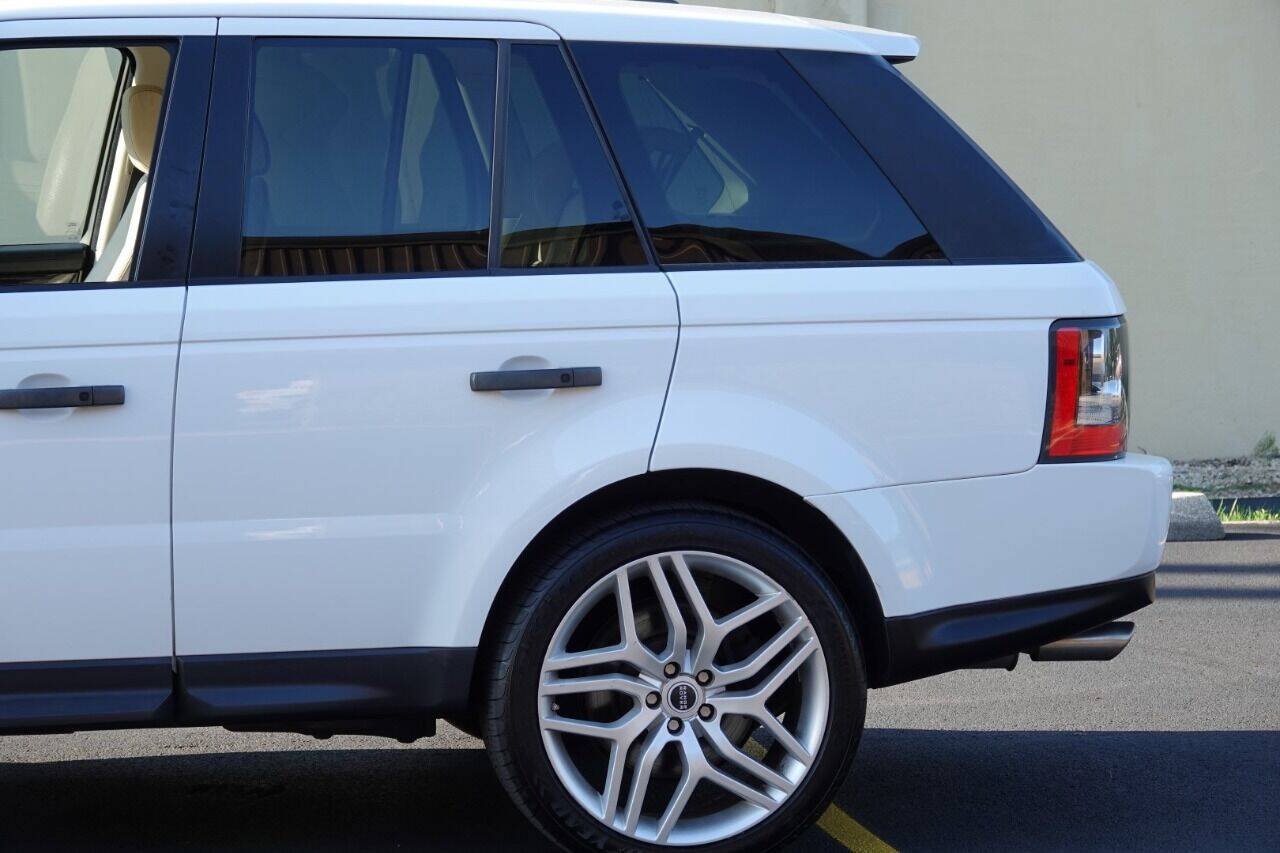 Used 2011 Land Rover Range Rover Sport Supercharged AWD/4WD image 13