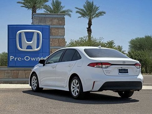 Used 2023 Toyota Corolla LE FWD image 4