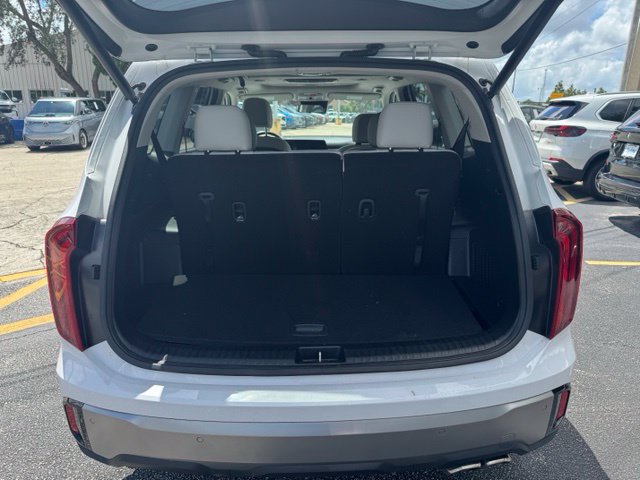 Used 2025 Kia Telluride S FWD image 12