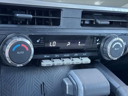 Used 2025 Toyota Tacoma TRD Off-Road AWD/4WD image 20