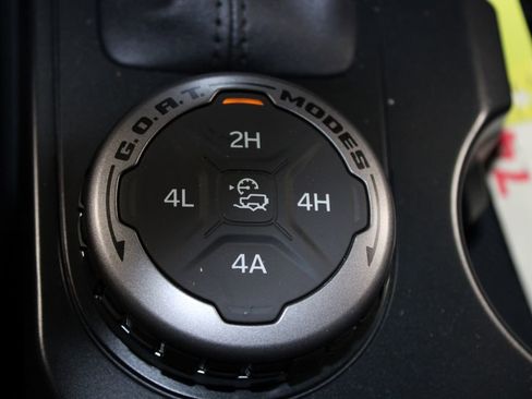 New 2025 Ford Bronco Big Bend w/ Black Diamond Package image 38