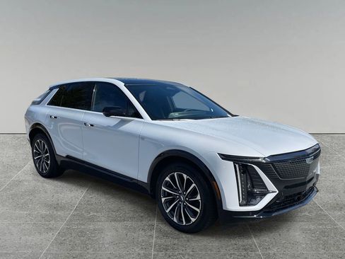 New 2026 Cadillac Lyriq Sport image 7