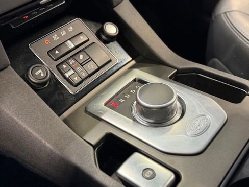 Used 2016 Land Rover LR4 HSE image 34