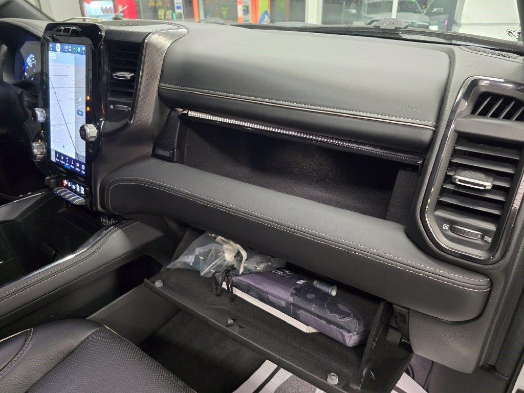 Used 2022 RAM 1500 Limited w/ Body Color Bumper Group AWD/4WD image 39
